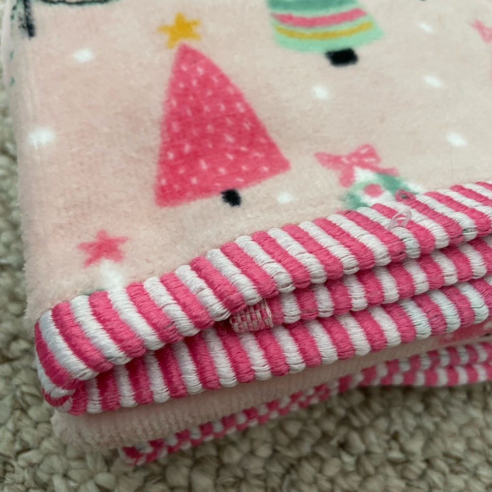 Pink Holiday Trees Set of 2 Hand Towels 🌲NWT🌲 - Picture 5 of 7